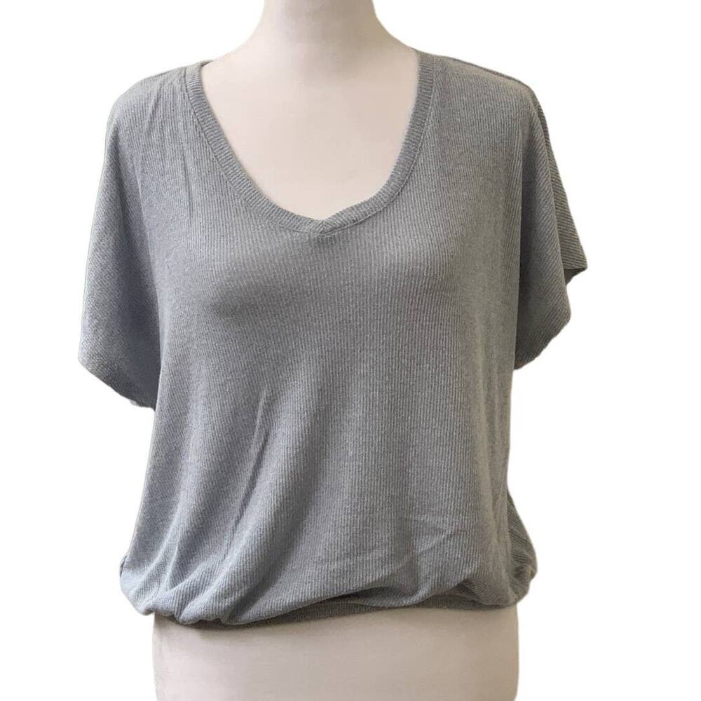 Pink Rose Women's Grey Knit Short Sleeve V-neck Top, Size Medium